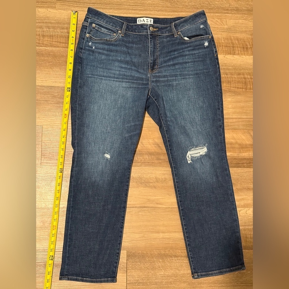 Daze Denim Distressed Mid Rise Straight Leg Jeans – Dark Wash Size 16W - Picture 6 of 8
